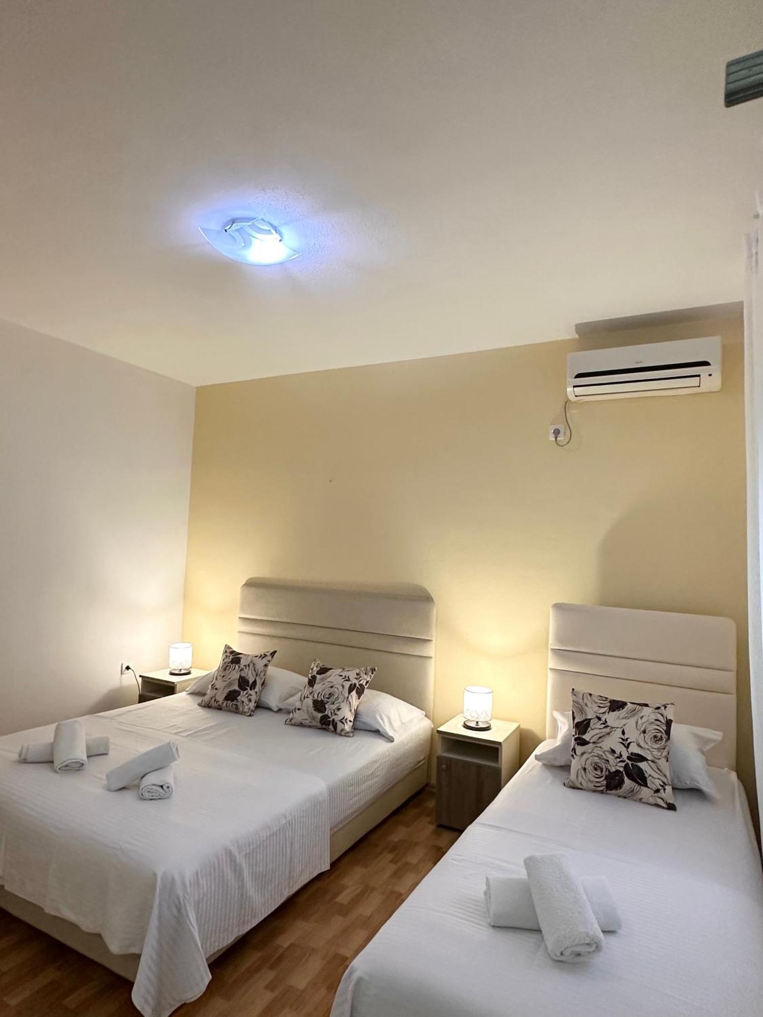 Apartmens Xhenis Lux Ulcinj Kültér fotó