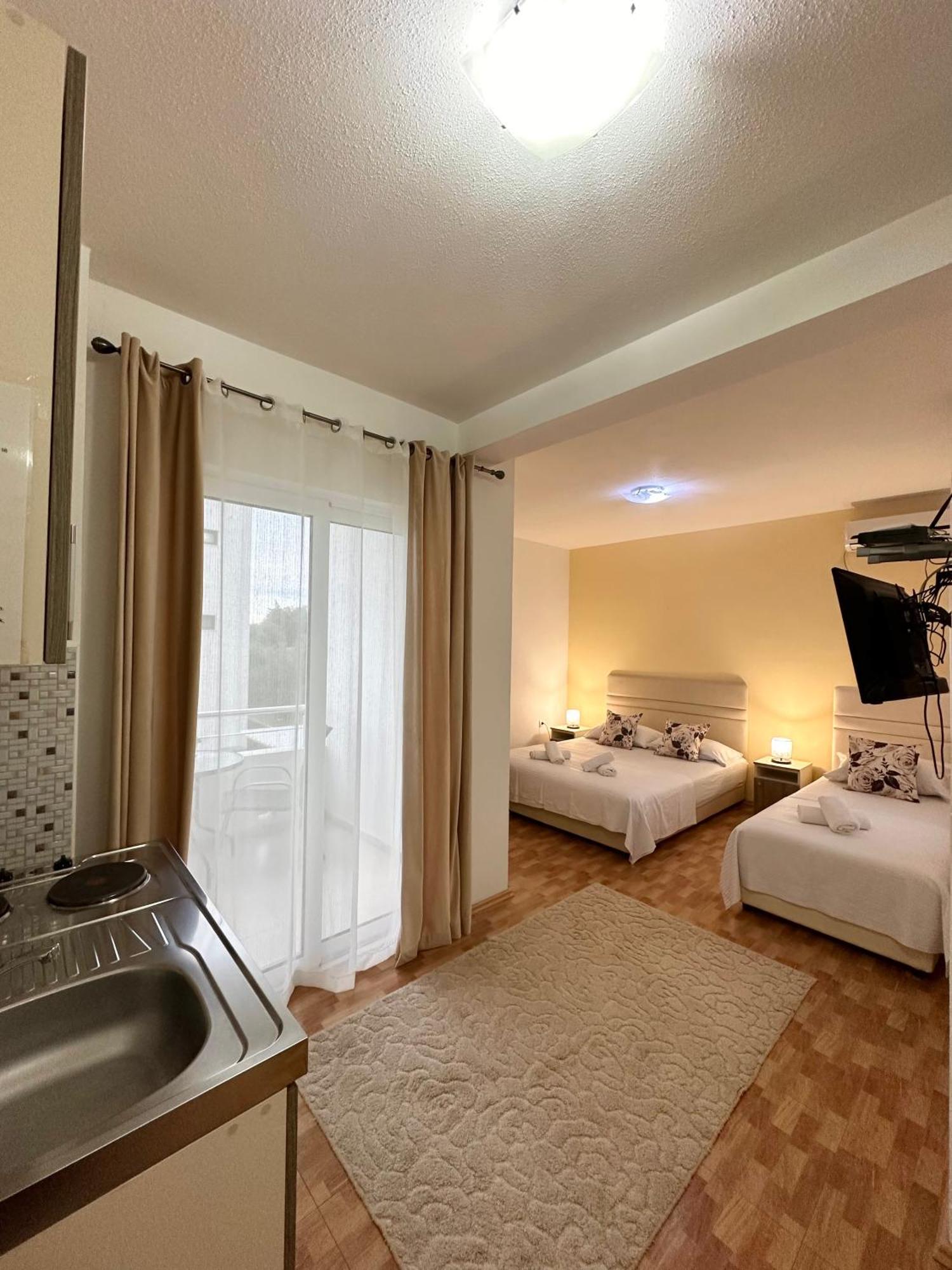 Apartmens Xhenis Lux Ulcinj Kültér fotó